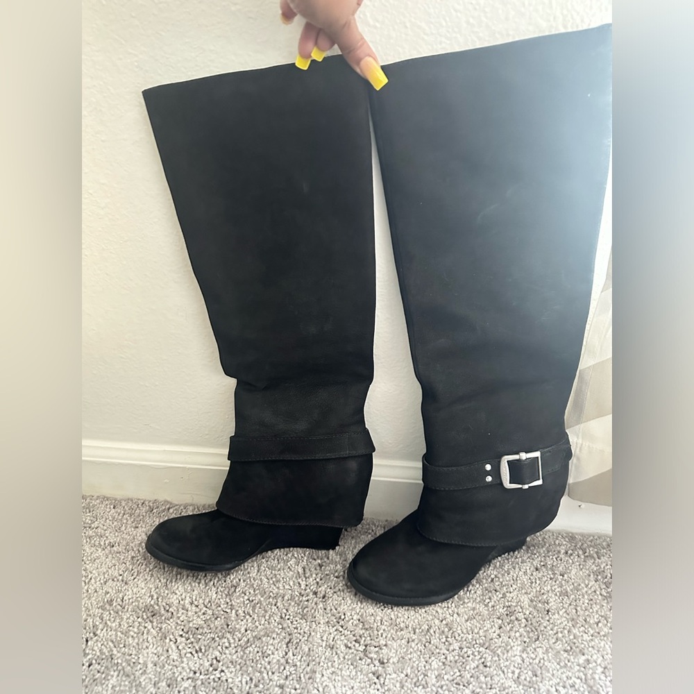 NWOB Vince Camuto Black Leather Knee boot size 7.5 B